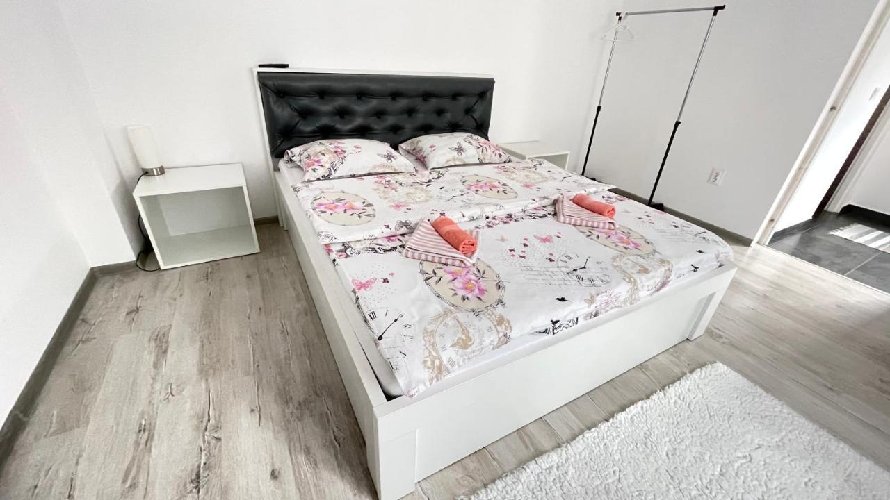 Apartament Linistit / Cozy Apartment Câmpulung Moldovenesc Eksteriør billede